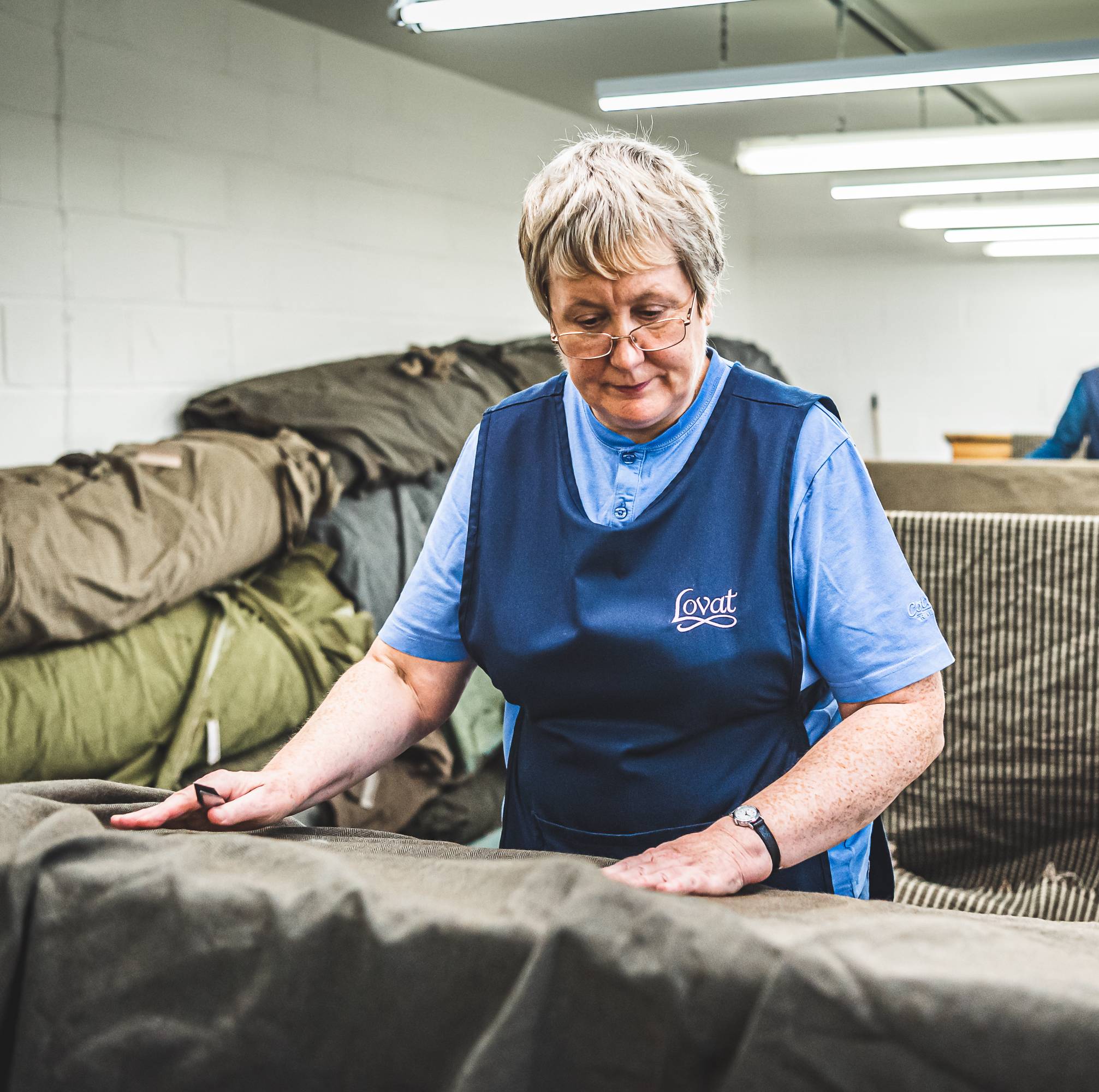 An image showing the finishing process of making tweed.