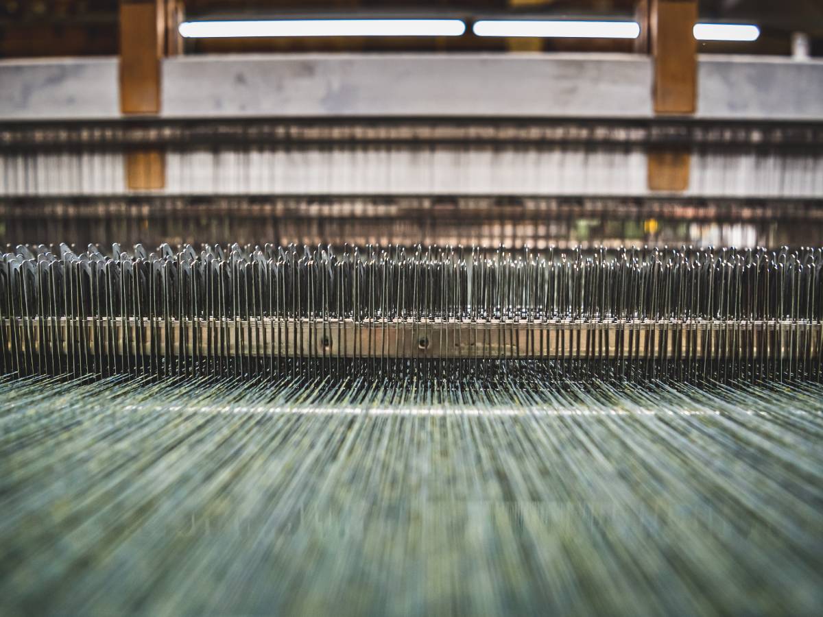 An image showing the dyeing and blending process of making tweed.